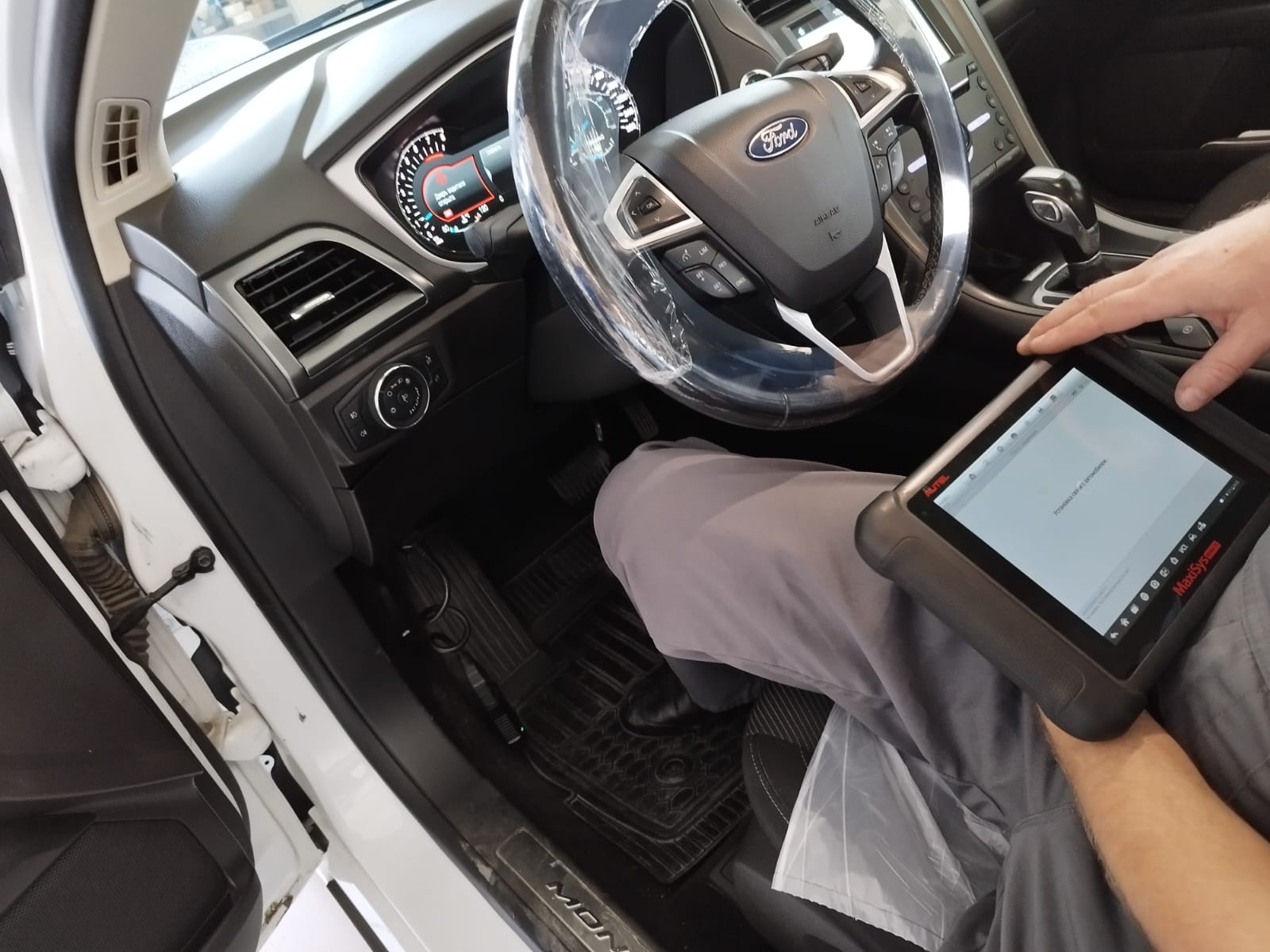 Форд мондео поиск неисправности электрики автомобиля компьютерная диагностика.
