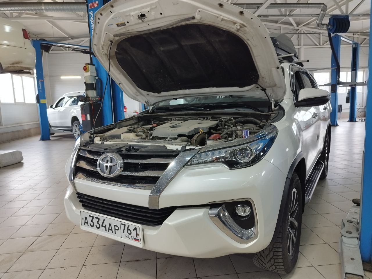 Toyota fortuner - замена топливного фильтра на дизельном двигателе